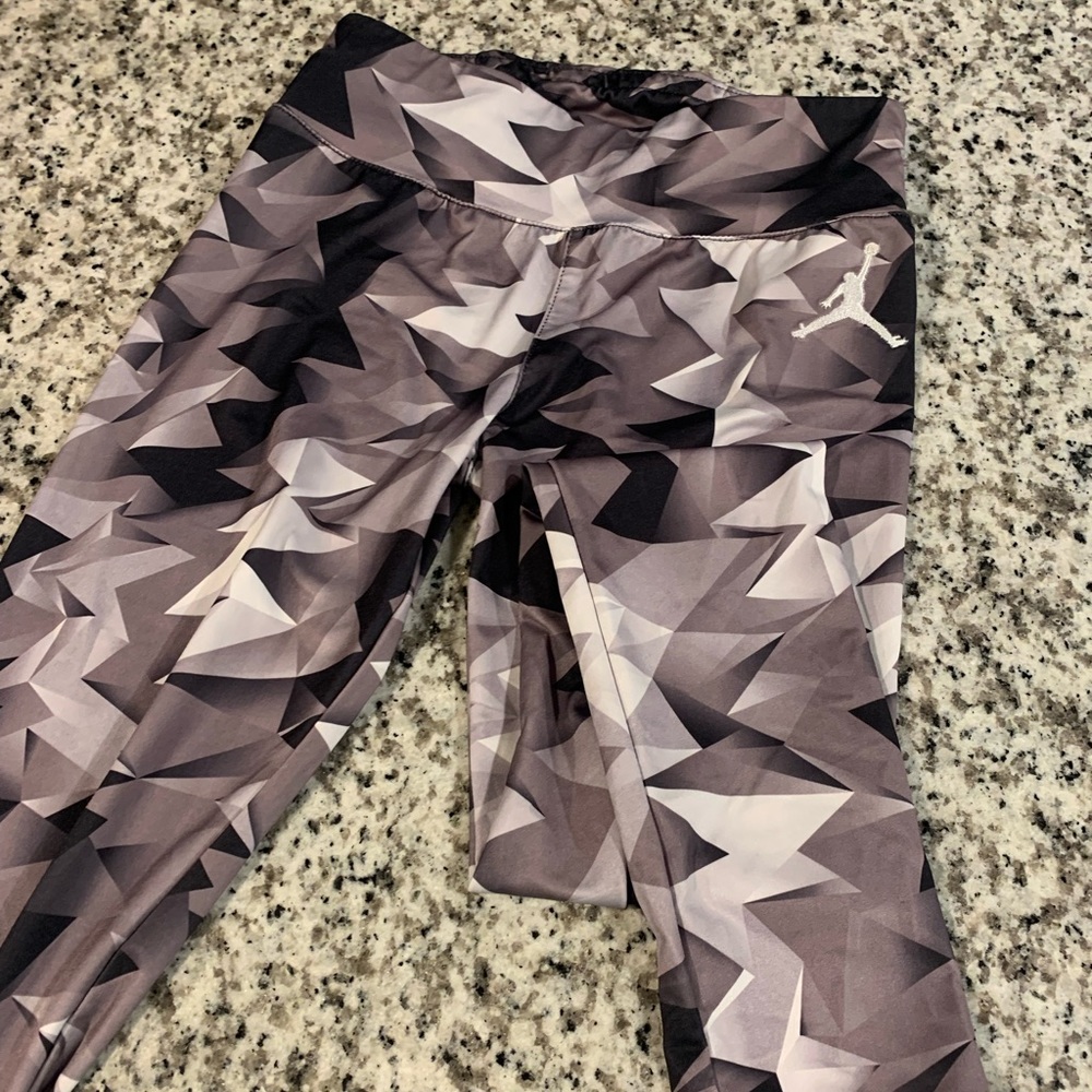 Jordan compression workout leggings